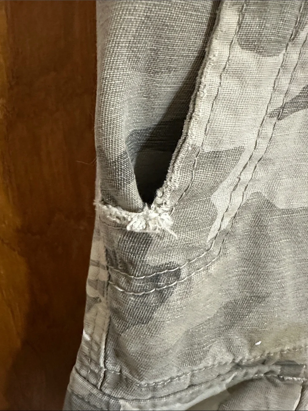 urban pipeline Men's Camo Cargo Shorts - Beige & Olive